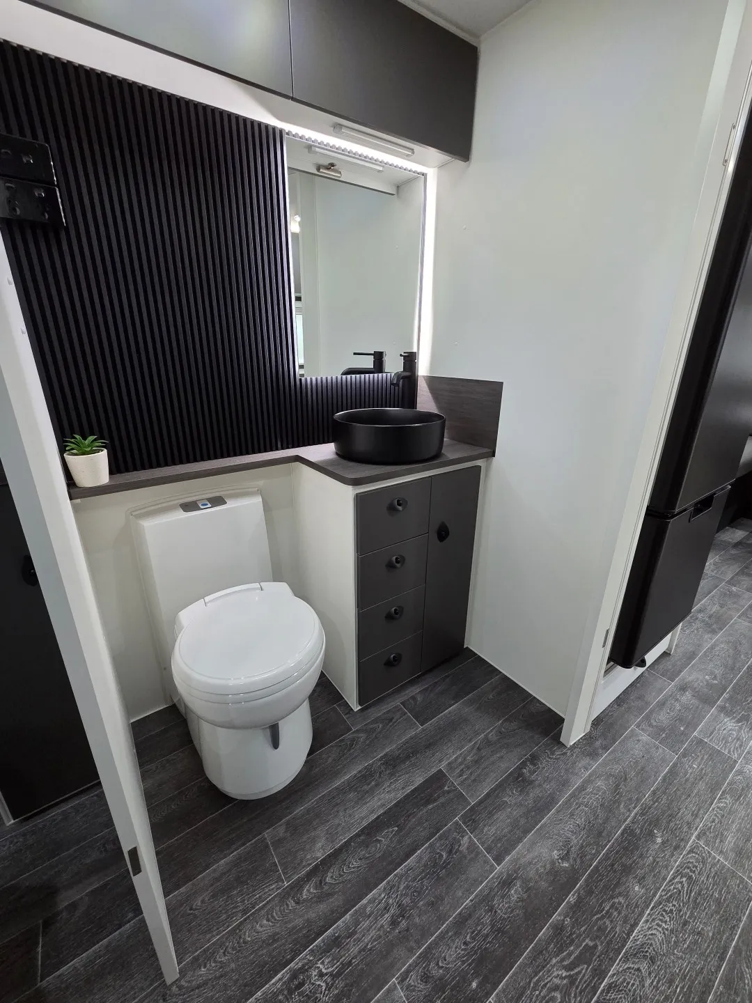 Safari Tuff Roader-X 226 Rear Club ensuite with toilet, black basin and vanity drawers